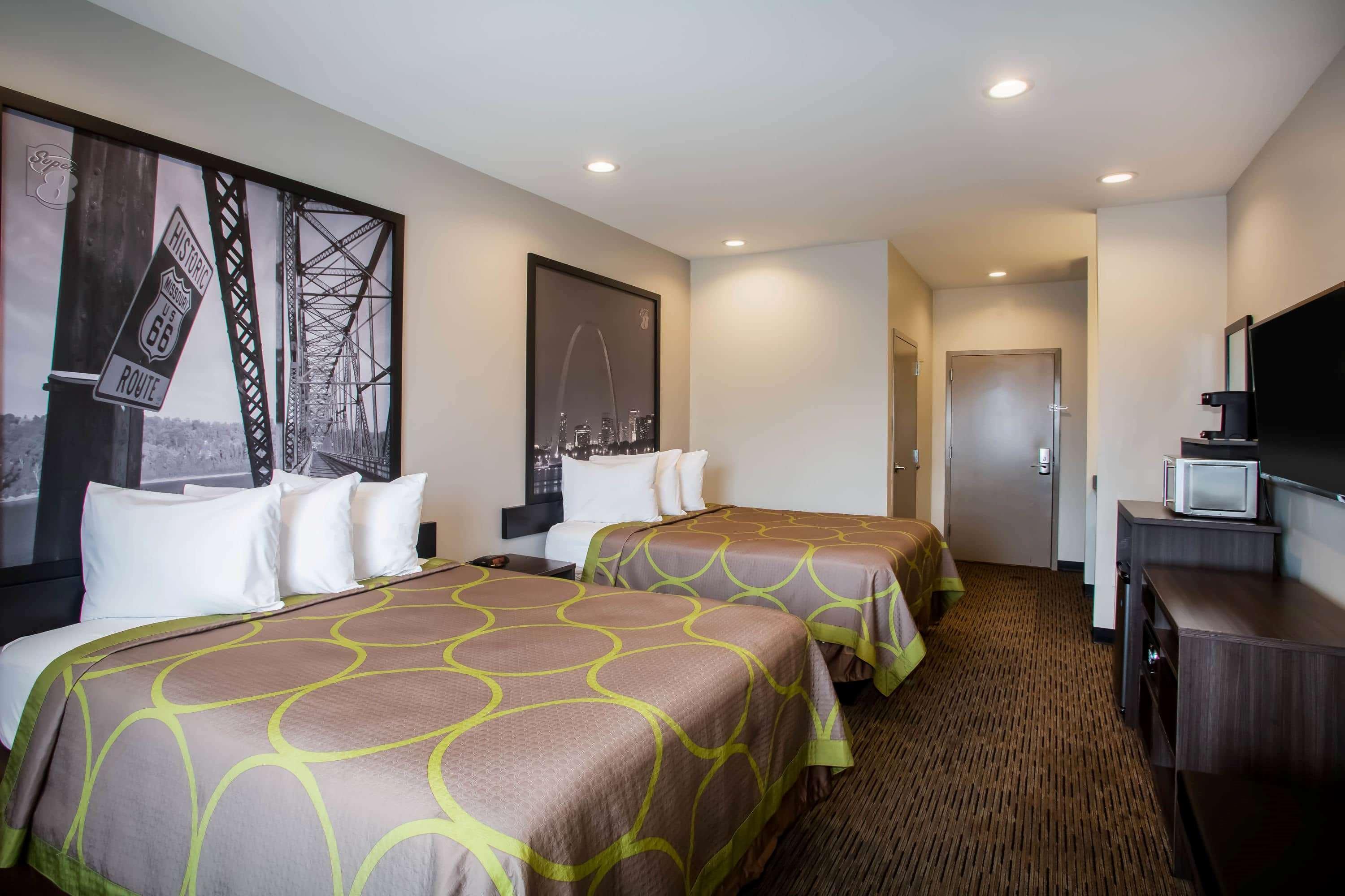 Super 8 By Wyndham St. Louis North Otel Dış mekan fotoğraf