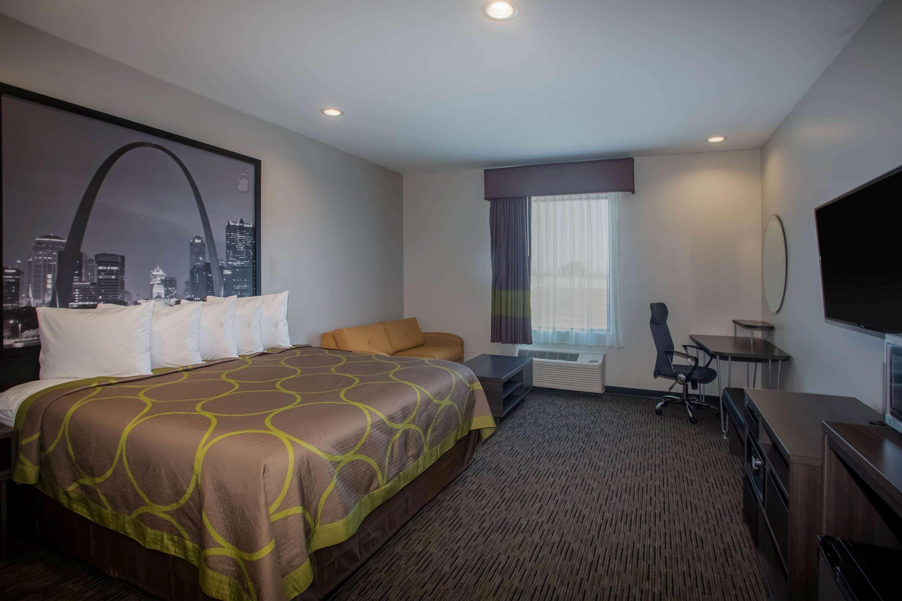 Super 8 By Wyndham St. Louis North Otel Dış mekan fotoğraf