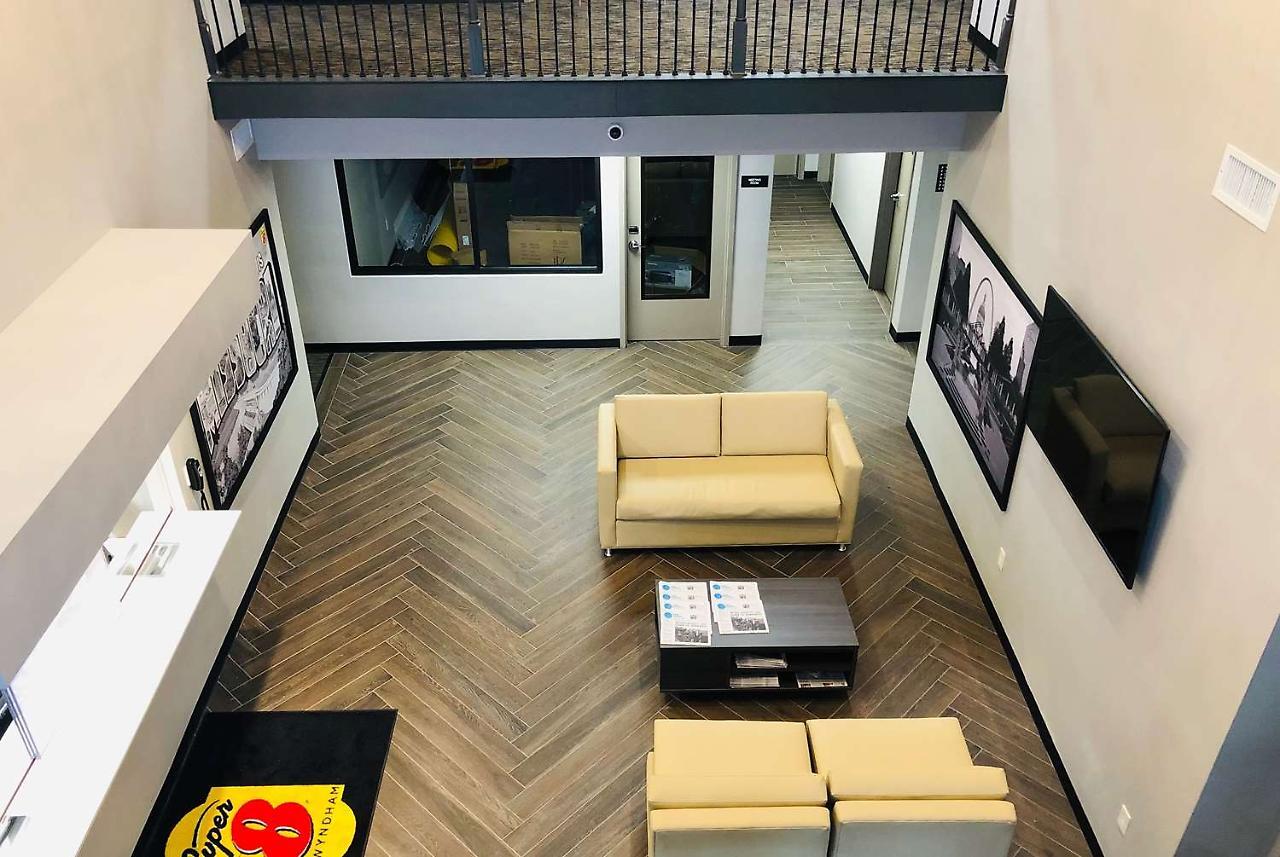 Super 8 By Wyndham St. Louis North Otel Dış mekan fotoğraf